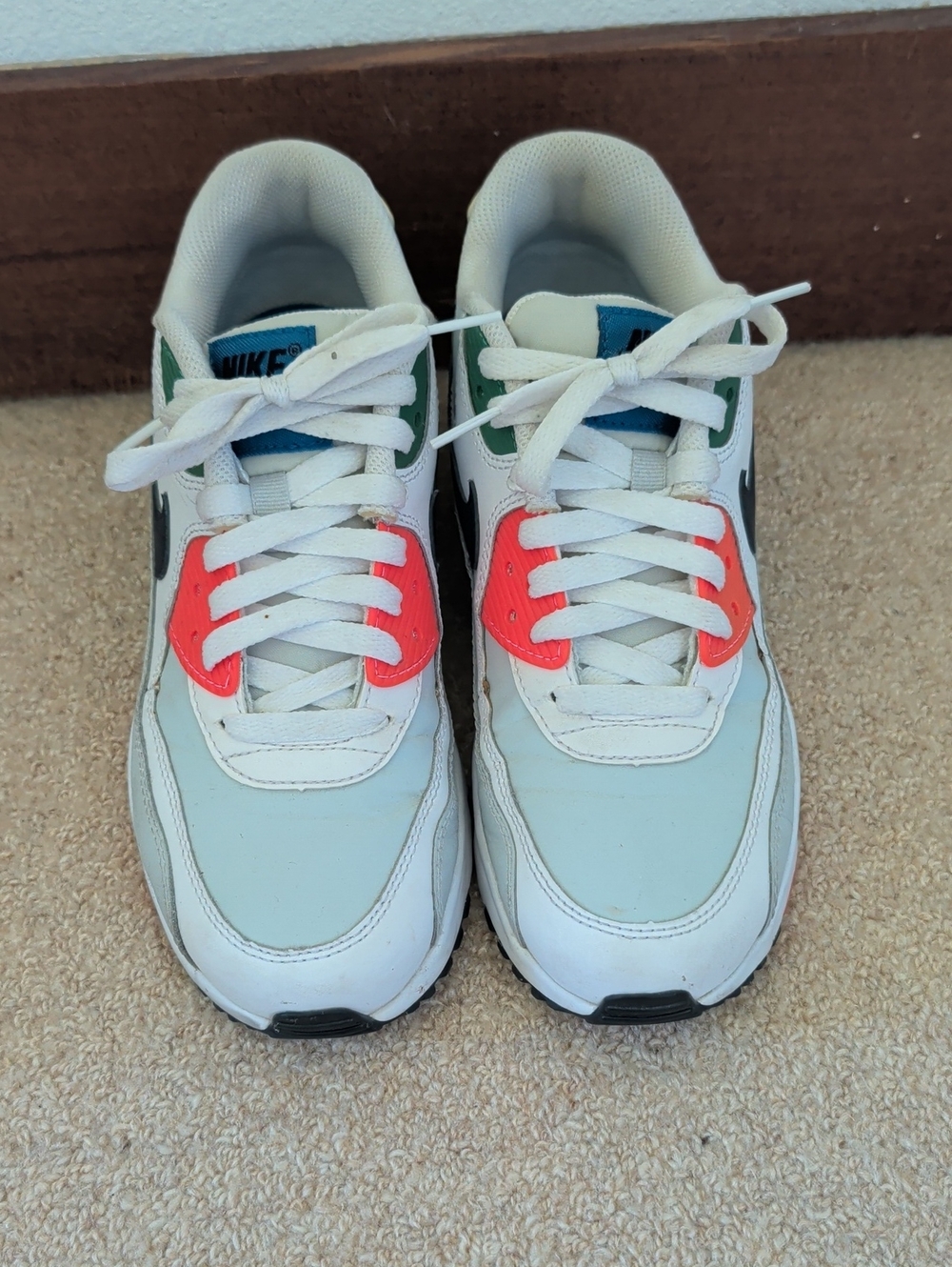 Nike Air Max 90 Size 7Y/8.5 Women's